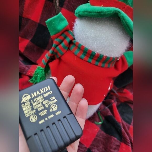 Fiber Optics Snowman decoration plug in light up 14" tall red green scarf hat - Picture 7 of 12